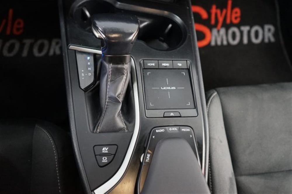 UX 250h UX 250h Hybrid Business 2WD