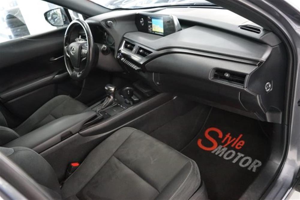 UX 250h UX 250h Hybrid Business 2WD