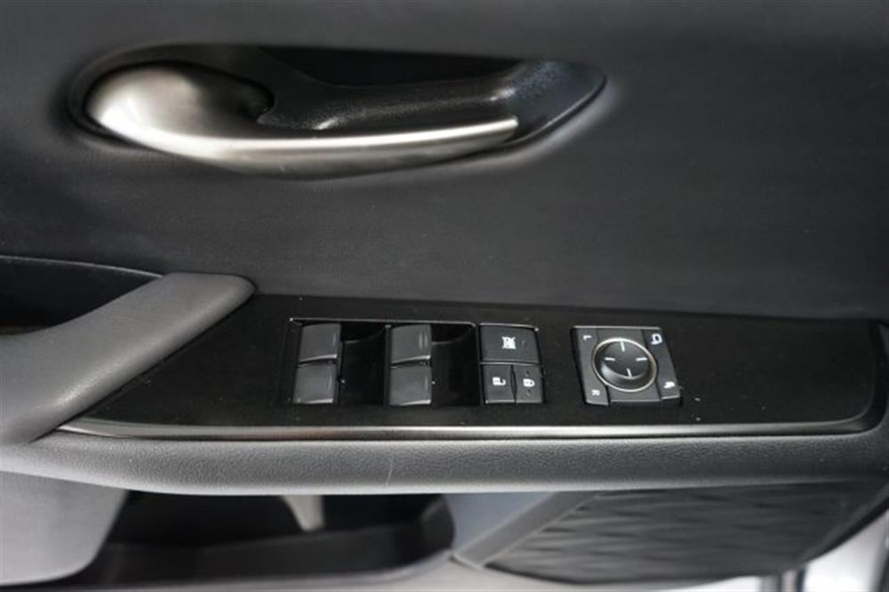 UX 250h UX 250h Hybrid Business 2WD