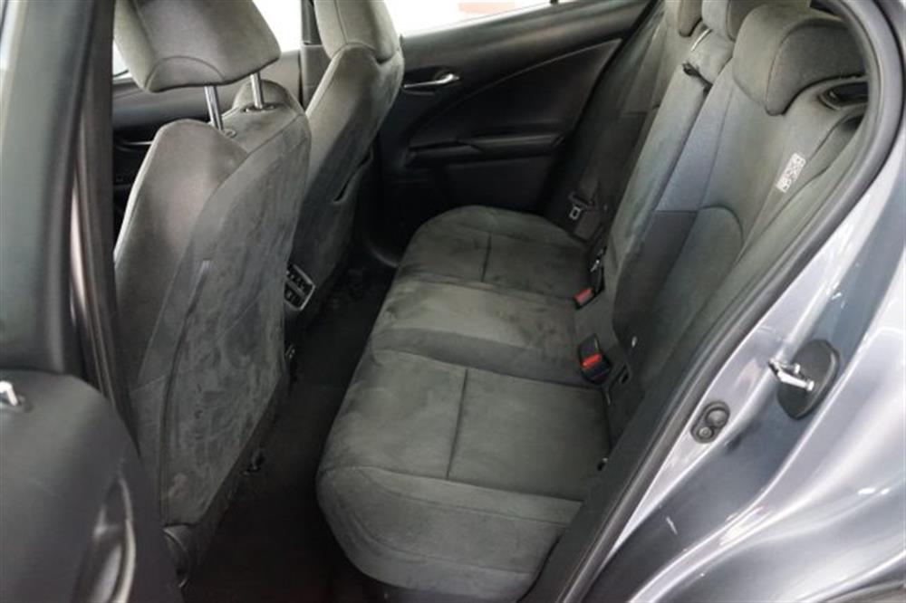 UX 250h UX 250h Hybrid Business 2WD