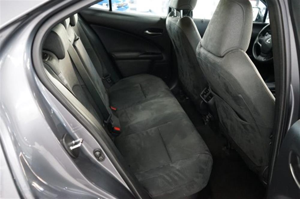 UX 250h UX 250h Hybrid Business 2WD