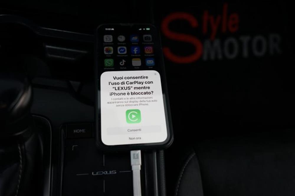 UX 250h UX 250h Hybrid Business 2WD