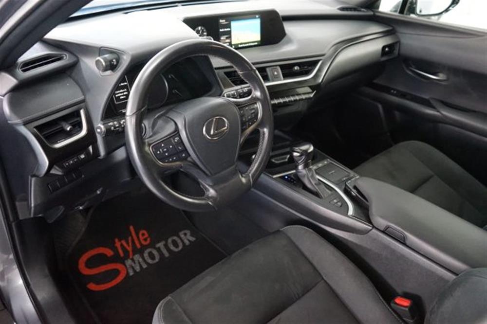 UX 250h UX 250h Hybrid Business 2WD