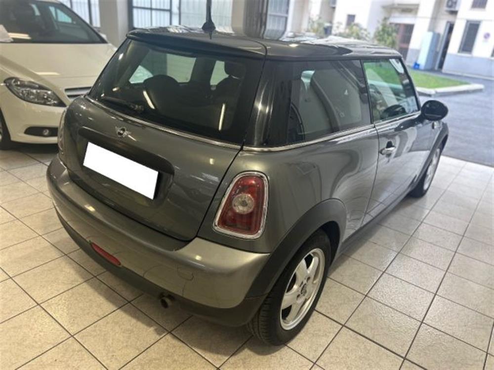 One One 1.4 16V One (55kW)