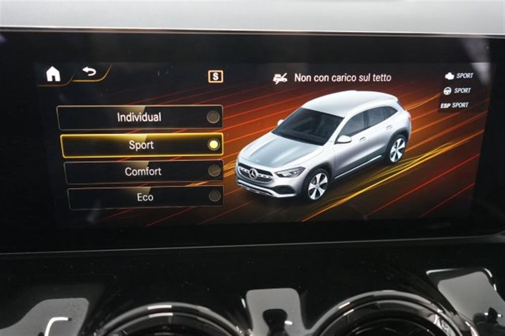 GLA 180 GLA 180 d Automatic Business