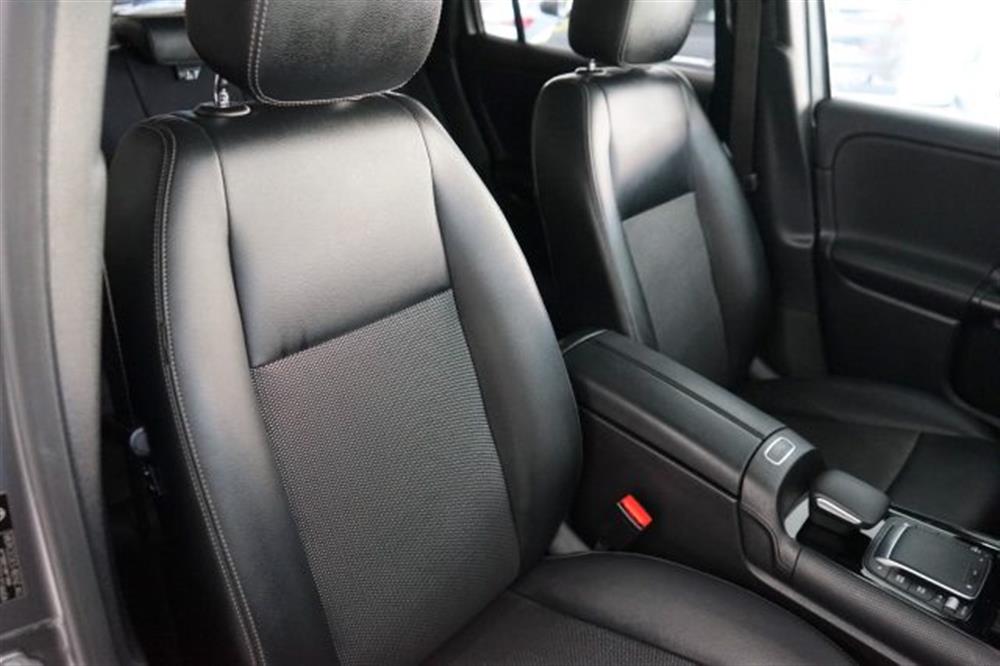 GLA 180 GLA 180 d Automatic Business