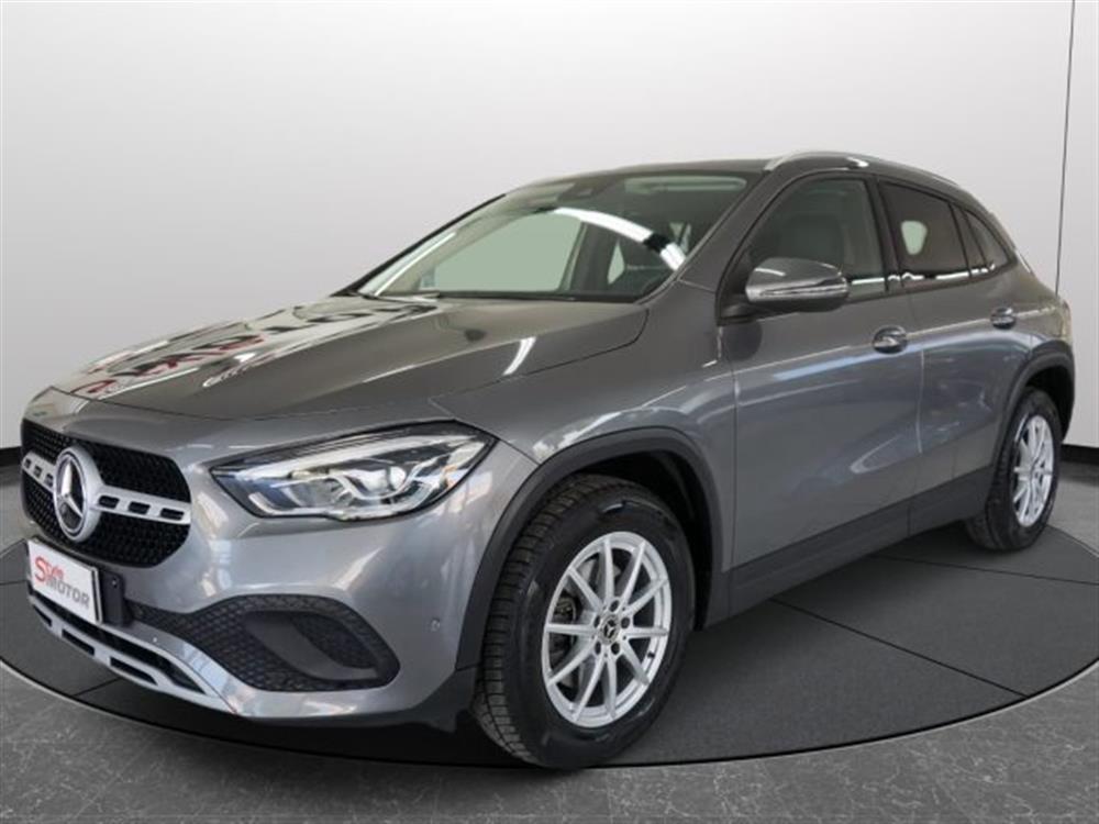 GLA 180 GLA 180 d Automatic Business