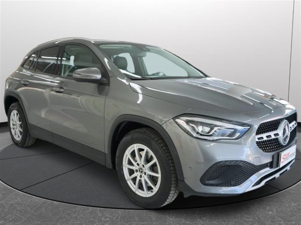 GLA 180 GLA 180 d Automatic Business