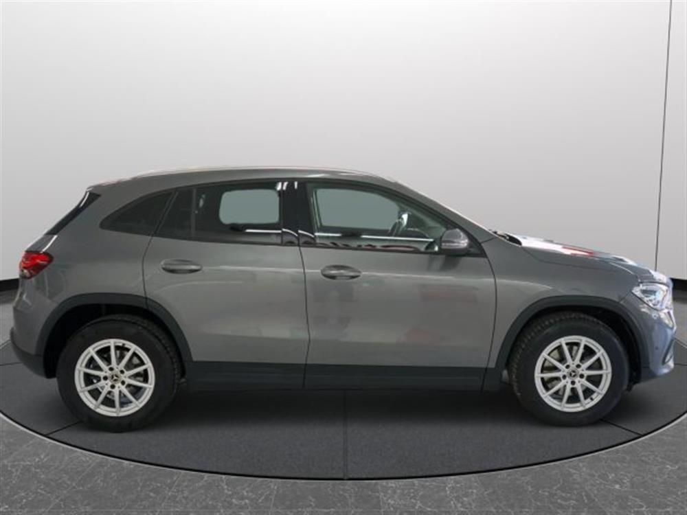 GLA 180 GLA 180 d Automatic Business