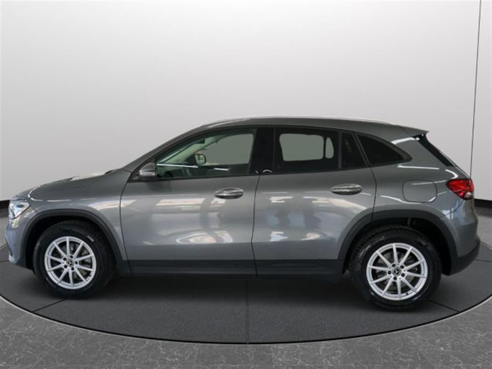 GLA 180 GLA 180 d Automatic Business