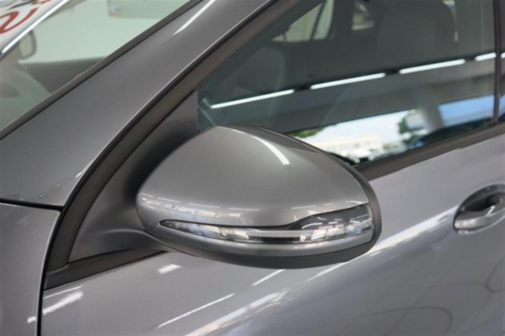 GLA 180 GLA 180 d Automatic Business