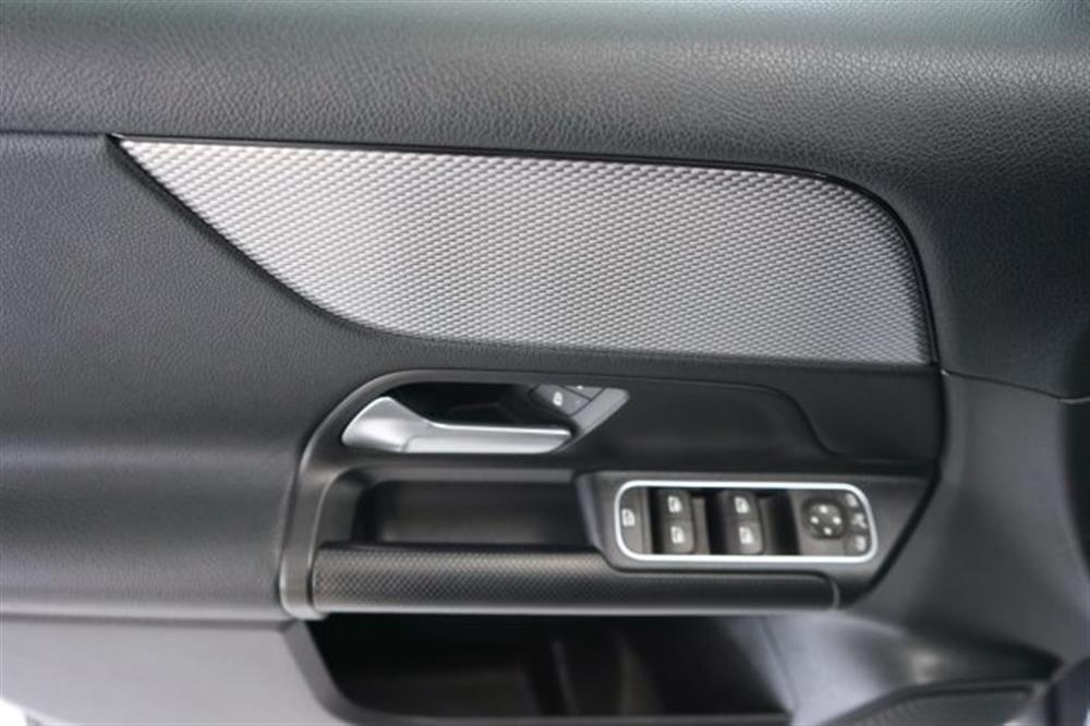 GLA 180 GLA 180 d Automatic Business