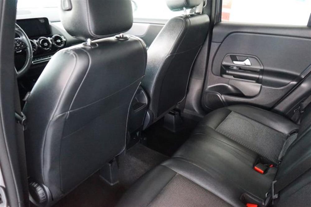 GLA 180 GLA 180 d Automatic Business