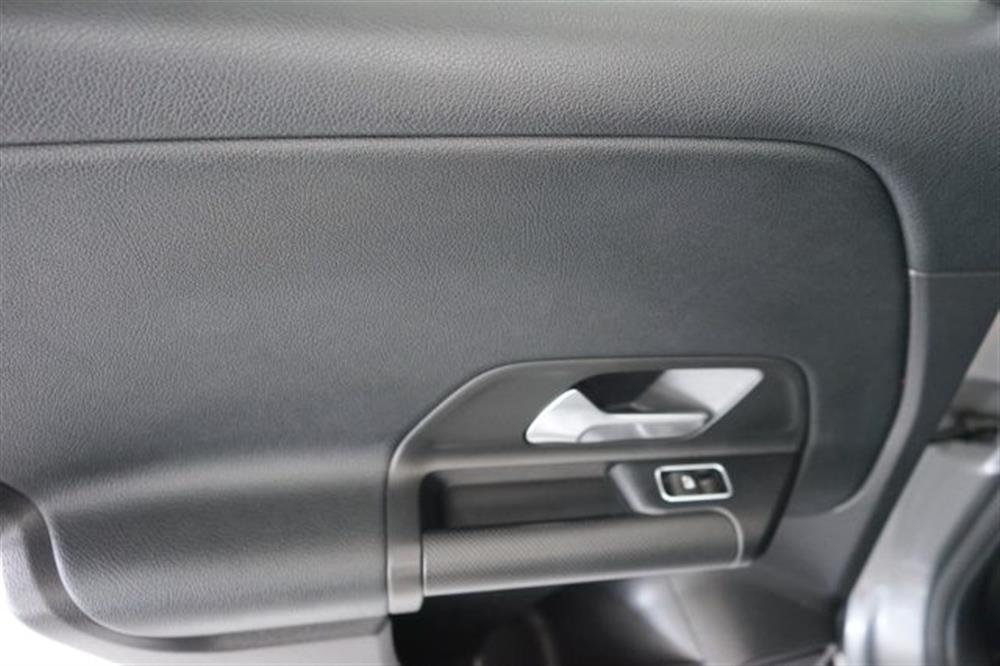 GLA 180 GLA 180 d Automatic Business