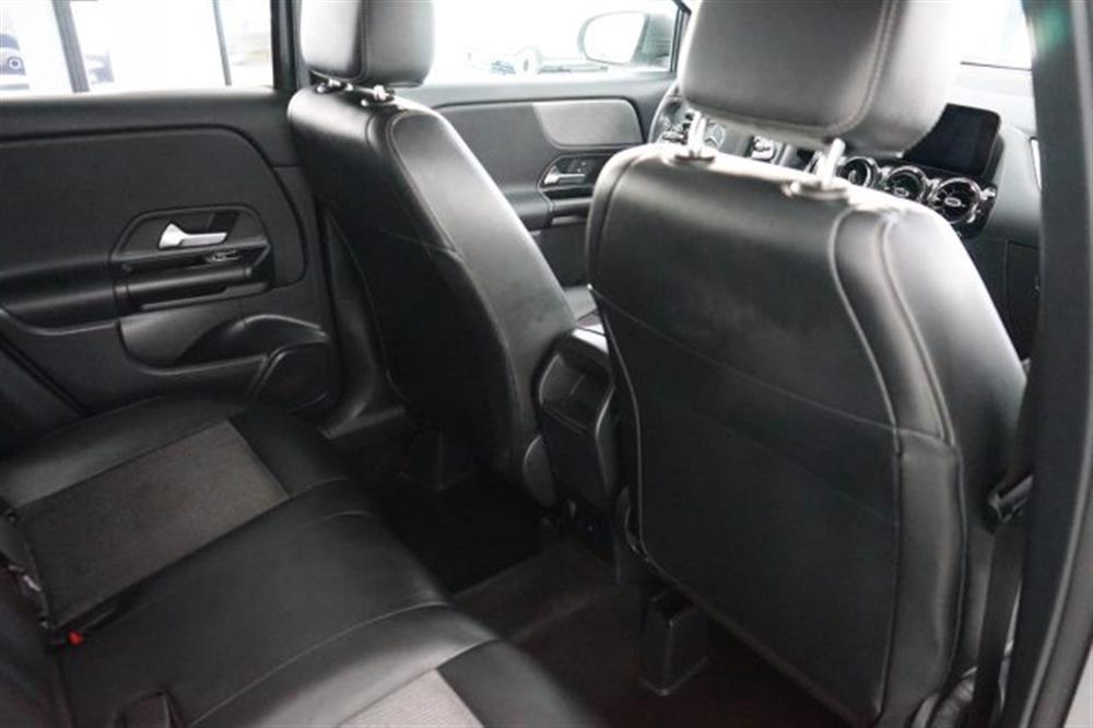 GLA 180 GLA 180 d Automatic Business