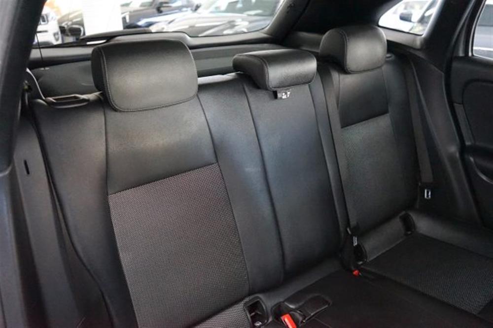 GLA 180 GLA 180 d Automatic Business