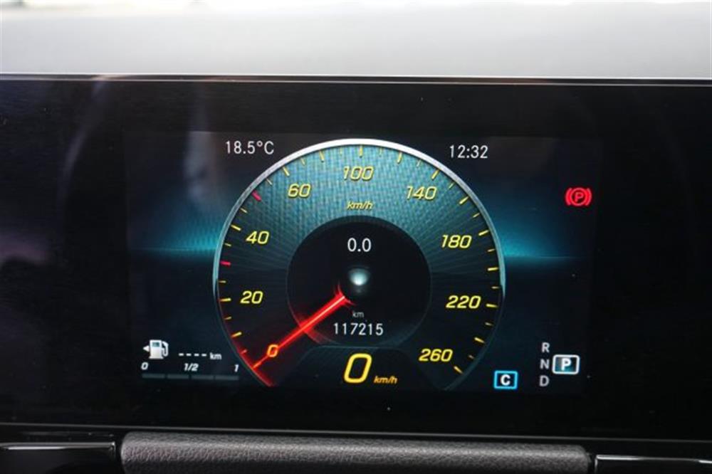 GLA 180 GLA 180 d Automatic Business