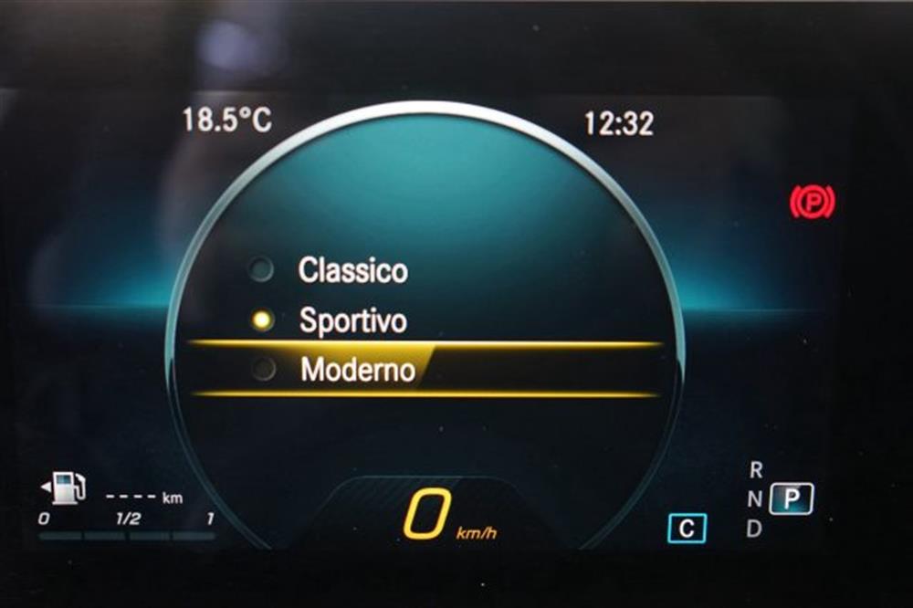 GLA 180 GLA 180 d Automatic Business