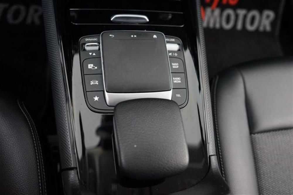 GLA 180 GLA 180 d Automatic Business