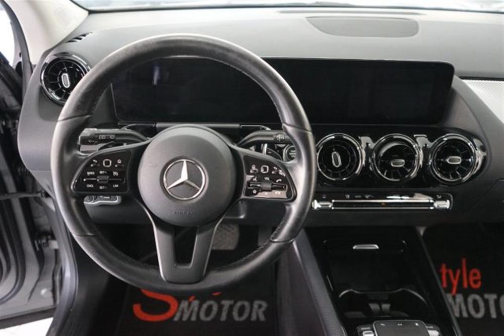 GLA 180 GLA 180 d Automatic Business