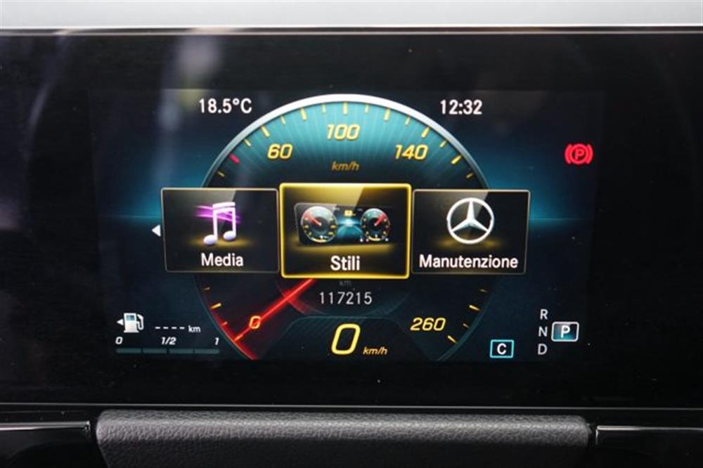 GLA 180 GLA 180 d Automatic Business