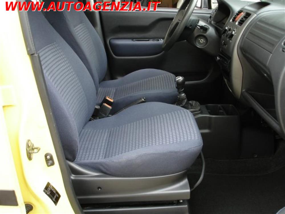 Agila Agila 1.2 16V CONFORT IMP.