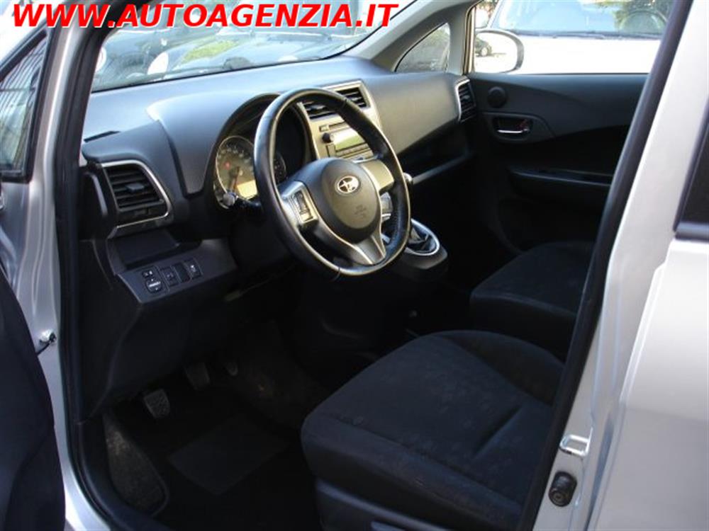 Trezia Trezia 1.3i 6MT Comfort MUL