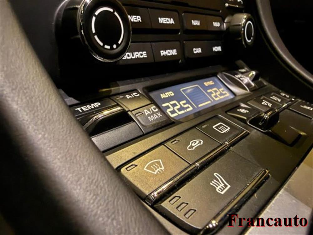 911 911 3.0 Carrera 4 Coupé