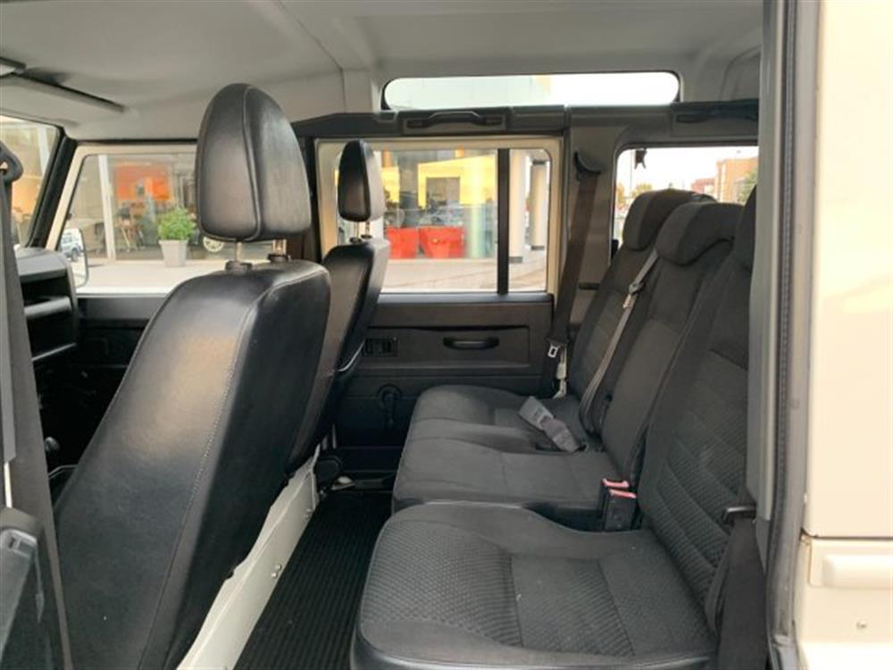 Defender Defender 110 2.4 TD4 Station