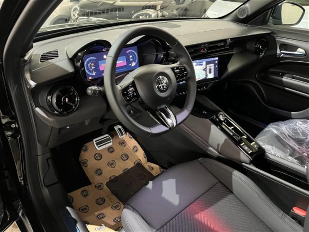 Junior Junior 1.2 136CV Hybrid eDC