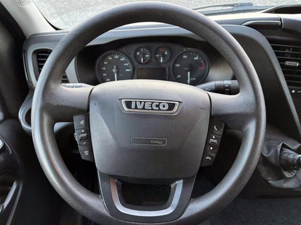 Daily Daily 35C16 2.3 BOX + SMC