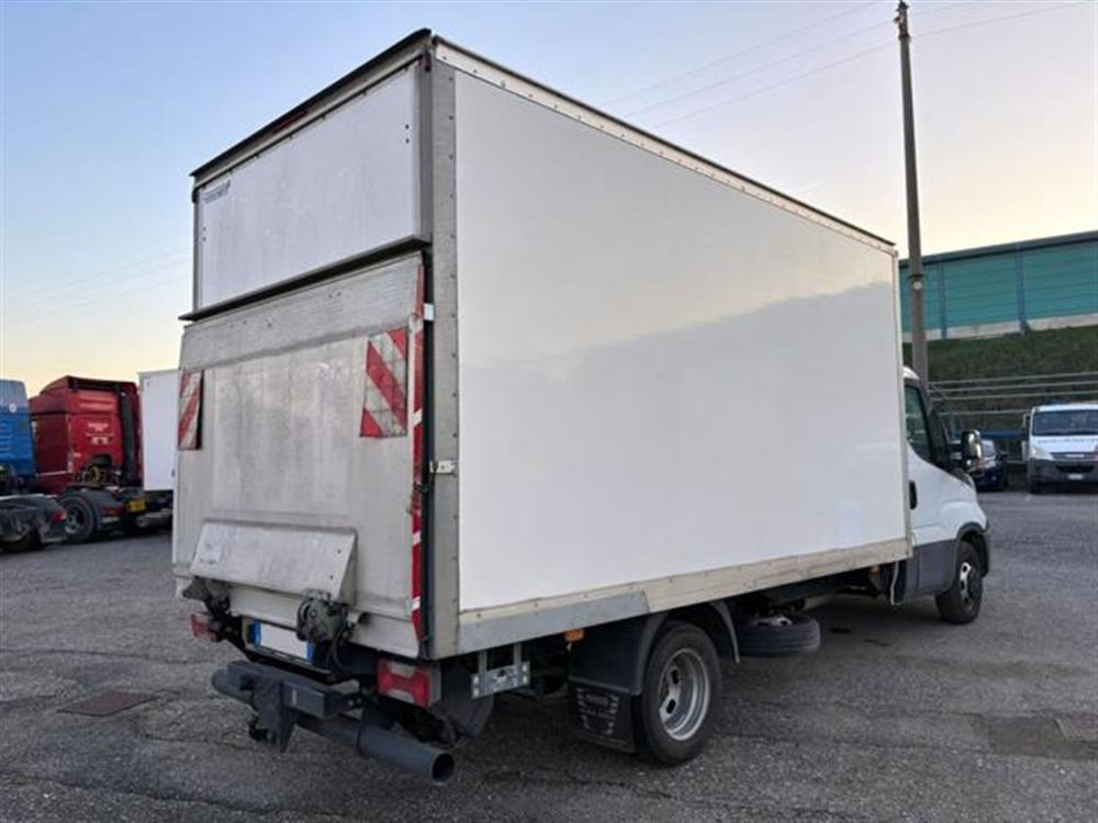 Daily Daily 35C16 2.3 BOX + SMC