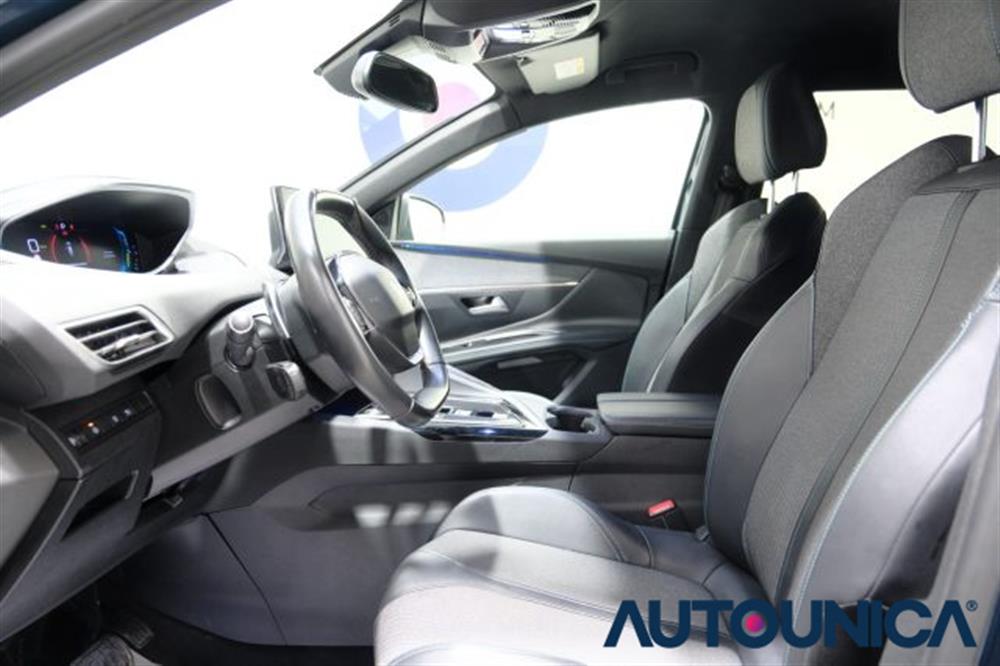 3008 3008 HYBRID4 300 E-EAT8 A