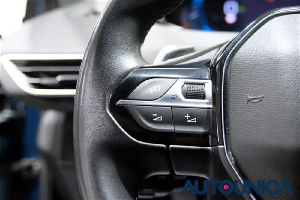 3008 3008 HYBRID4 300 E-EAT8 A