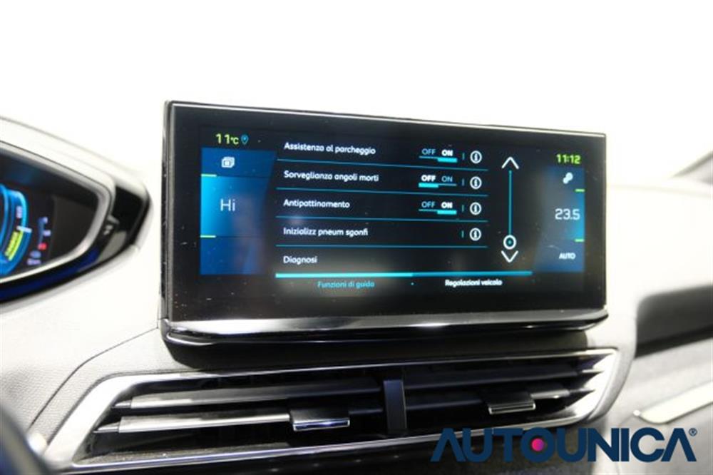 3008 3008 HYBRID4 300 E-EAT8 A