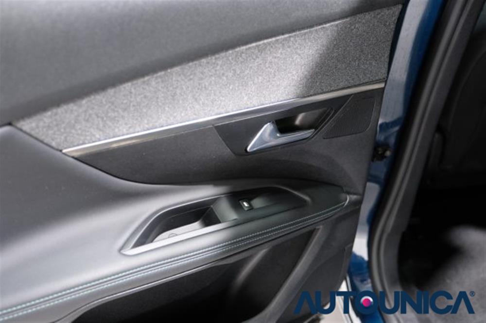 3008 3008 HYBRID4 300 E-EAT8 A