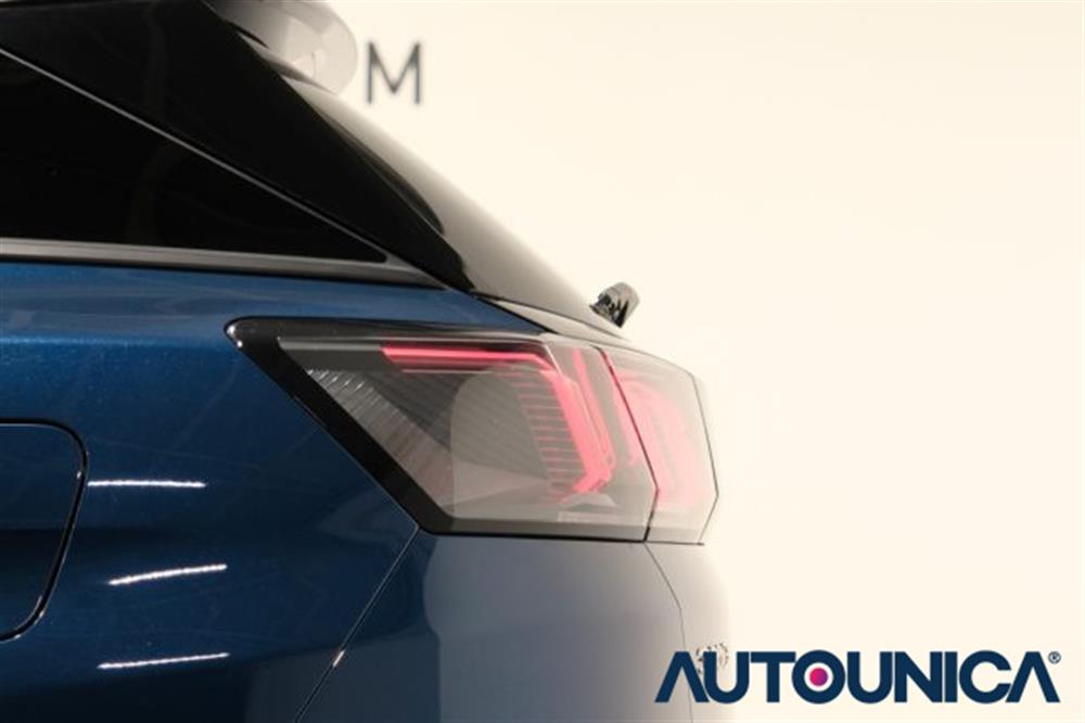 3008 3008 HYBRID4 300 E-EAT8 A