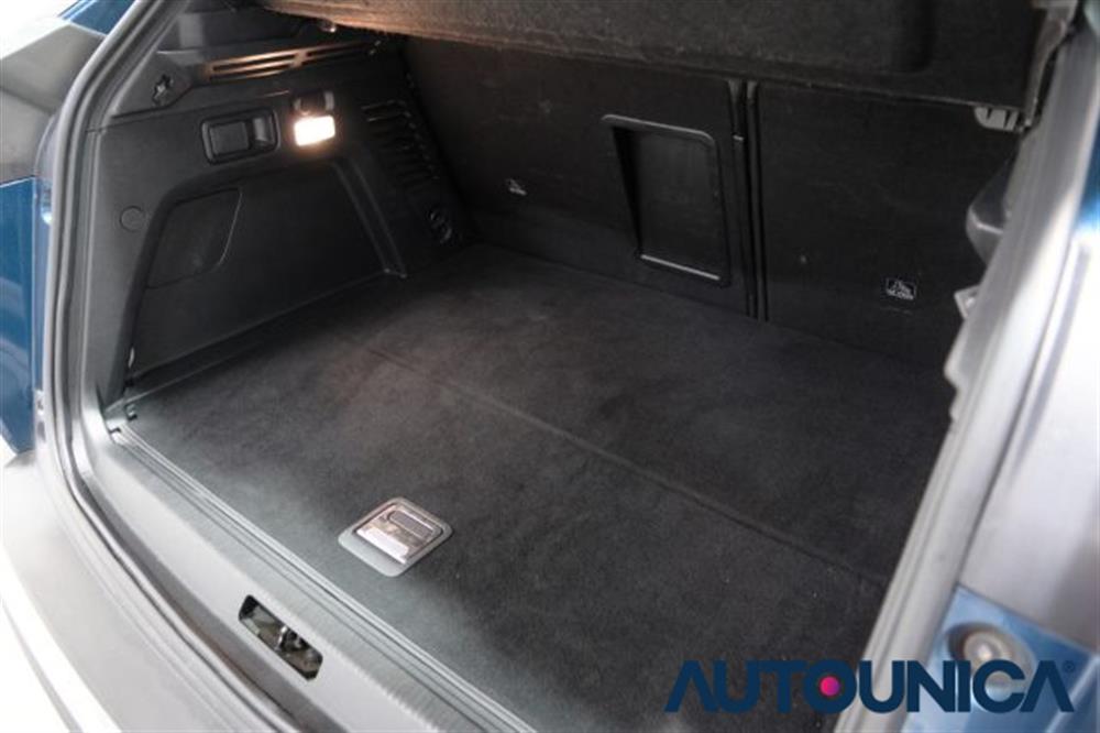 3008 3008 HYBRID4 300 E-EAT8 A