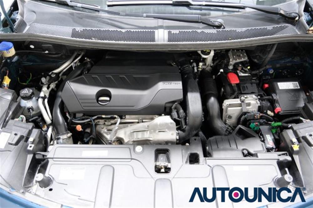 3008 3008 HYBRID4 300 E-EAT8 A