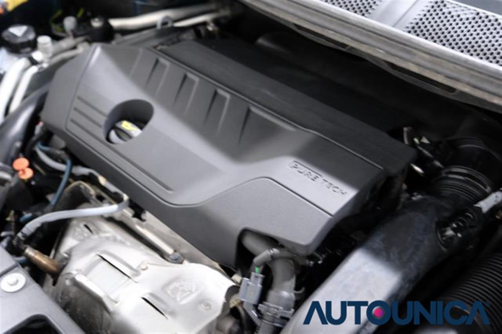 3008 3008 HYBRID4 300 E-EAT8 A