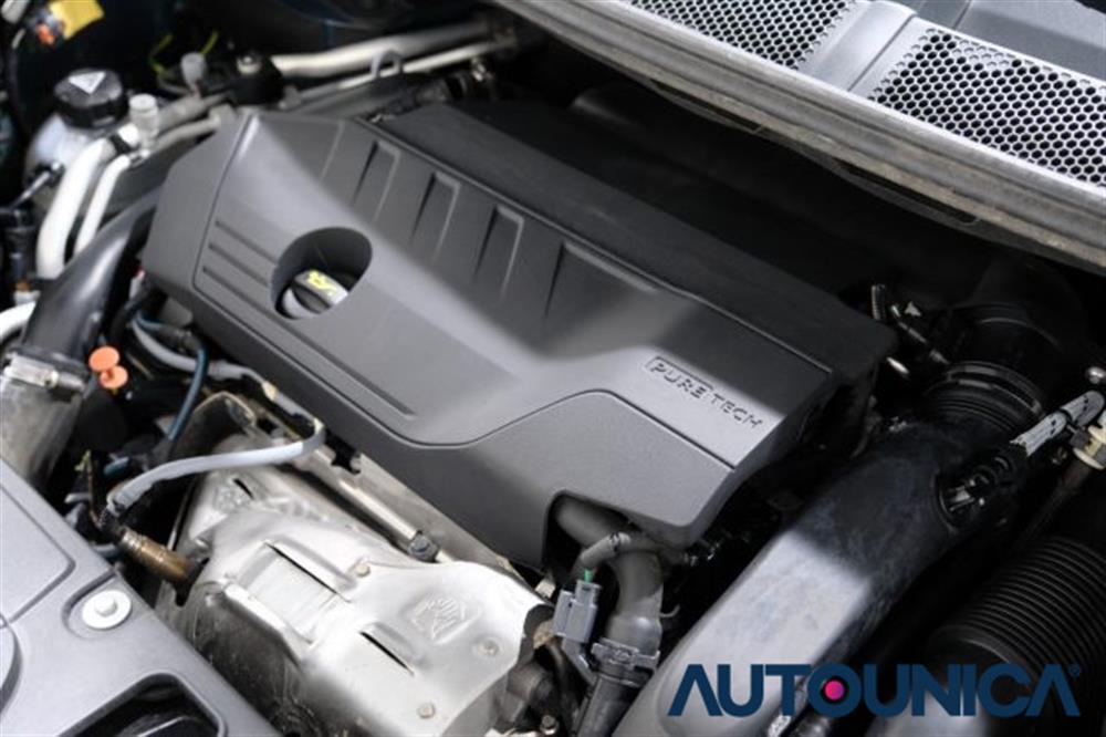 3008 3008 HYBRID4 300 E-EAT8 A