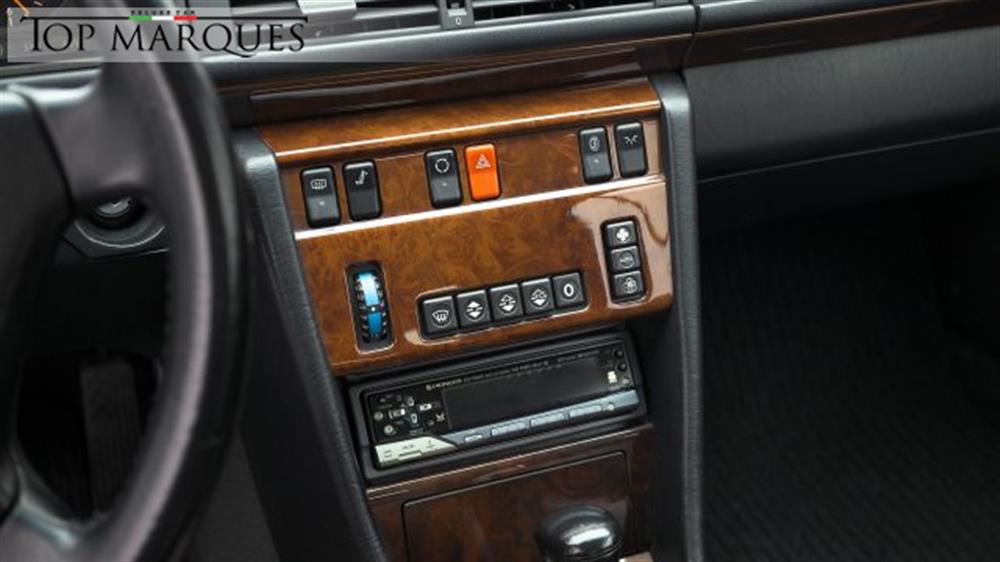 300 300 CE-24 cat Coupé