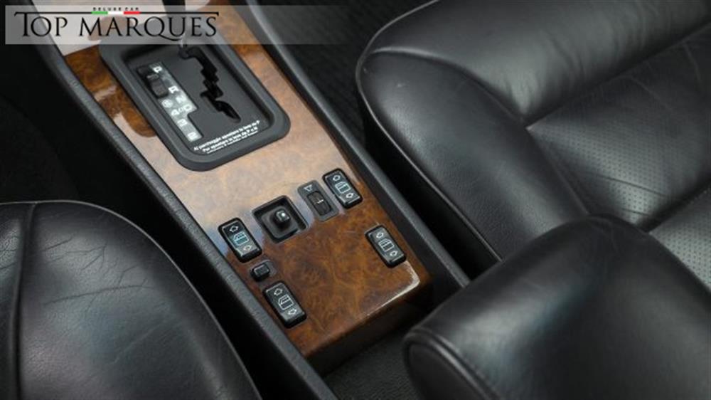 300 300 CE-24 cat Coupé