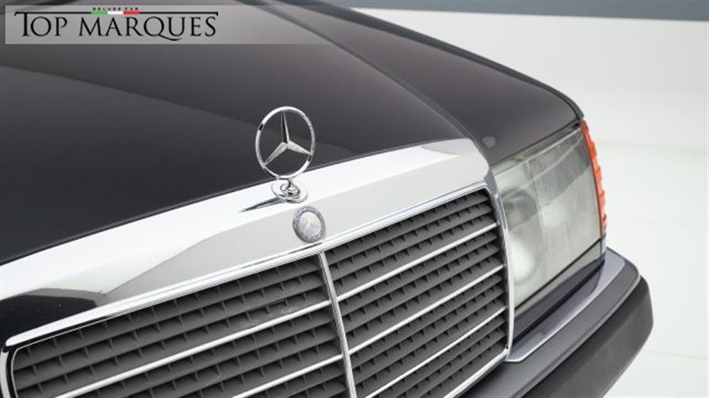 300 300 CE-24 cat Coupé