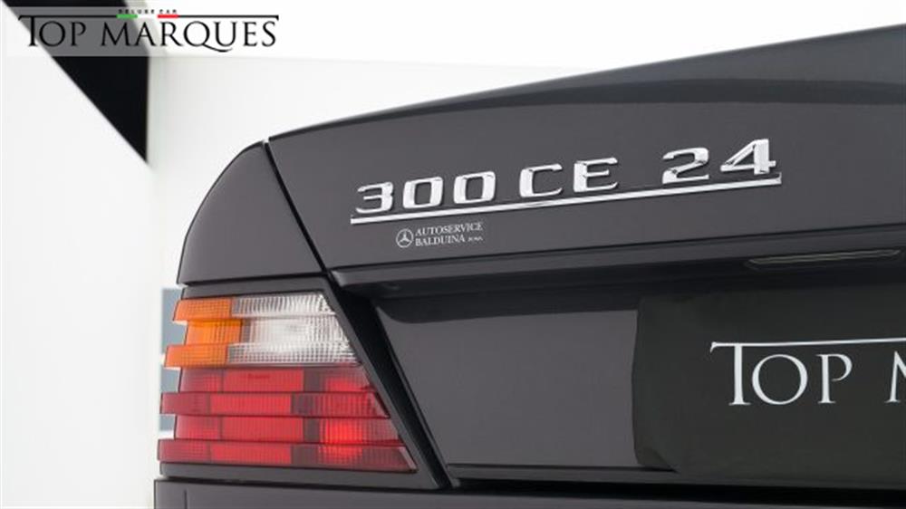 300 300 CE-24 cat Coupé