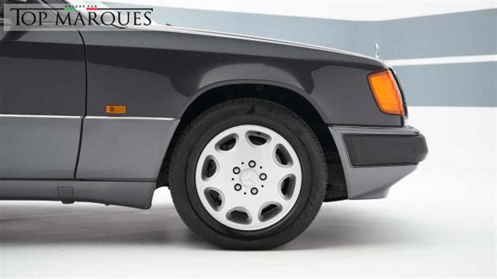 300 300 CE-24 cat Coupé