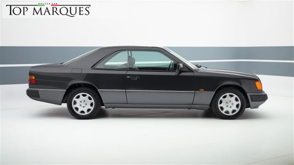 300 300 CE-24 cat Coupé