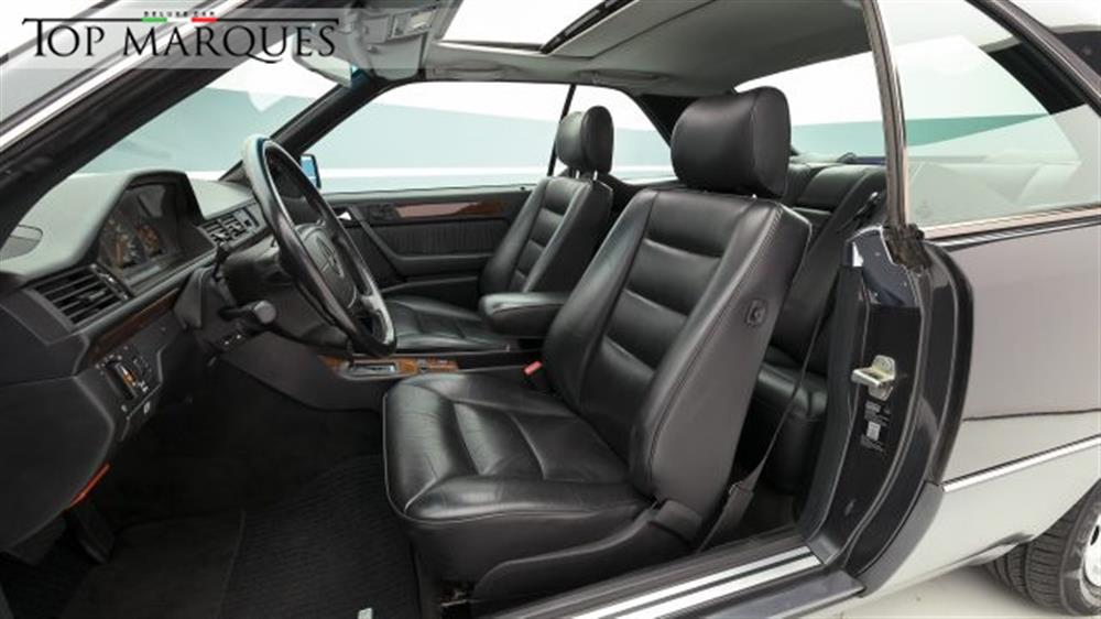 300 300 CE-24 cat Coupé