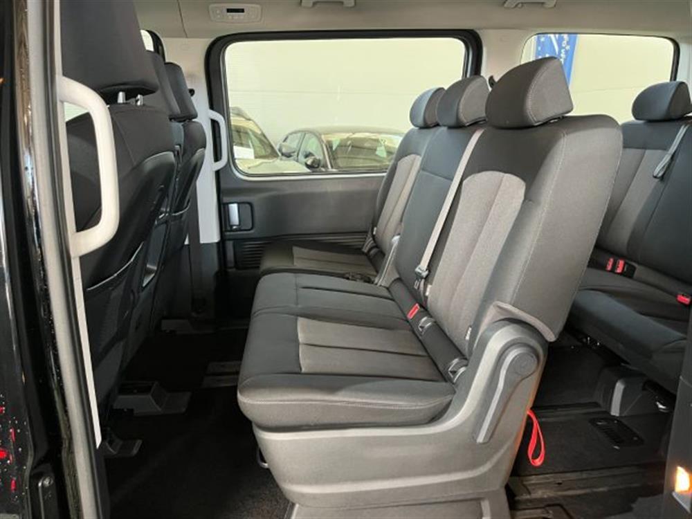 Staria Staria 2.2 AT AWD 4X4 9 pos