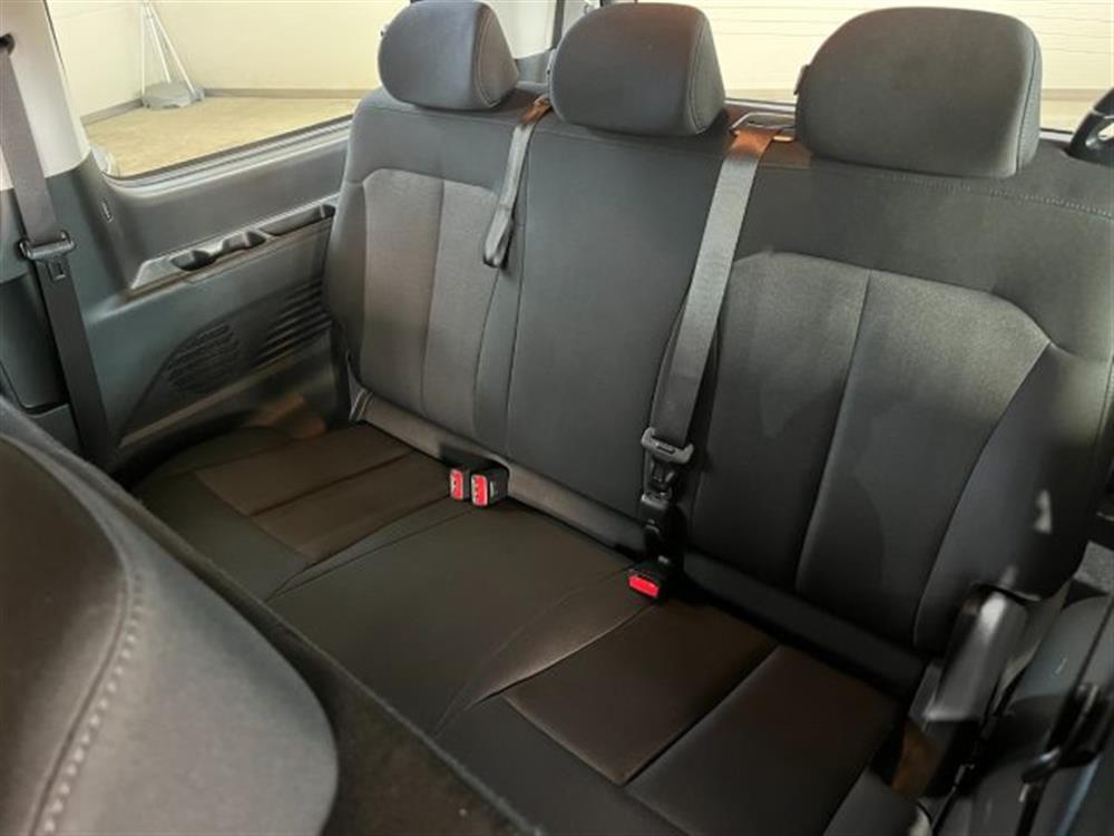 Staria Staria 2.2 AT AWD 4X4 9 pos